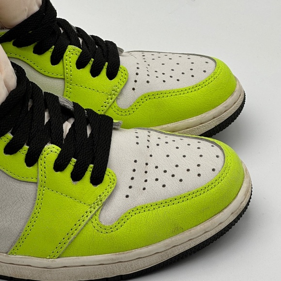 AIR JORDAN 1 RETRO HIGH OG VOLT/BLACK VISIONAIRE SIZE 9 - Picture 3 of 16